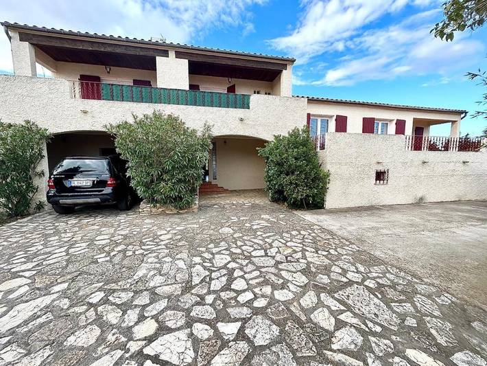 Location de vacances pour 6 personnes, avec Balcon ainsi que Terrasse et Vue à Villedaigne