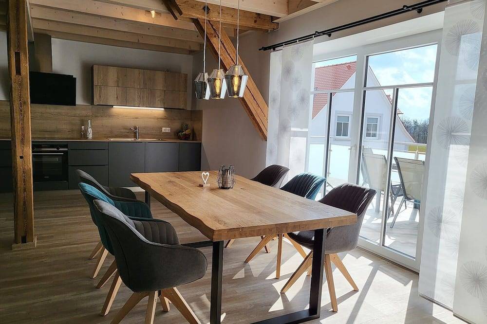 Ganze Wohnung, Ferienwohnung 1 mit Balkon und Whirlwanne in Feuchtwangen, Romantische Straße