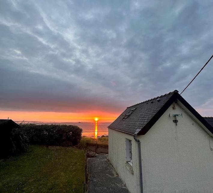 Location de vacances pour 6 personnes, avec terrasse ainsi que vue et jardin dans Plage Pors-Meur - 2