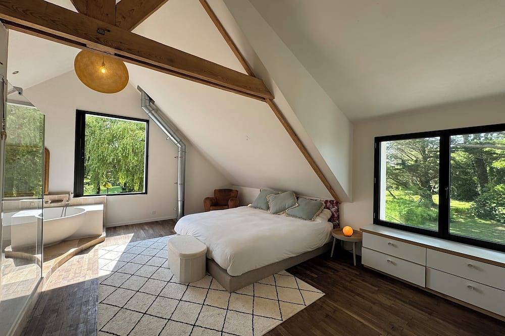 Villa with wooded park, near beach and paths in Locmaria, Côte des Mégalithes