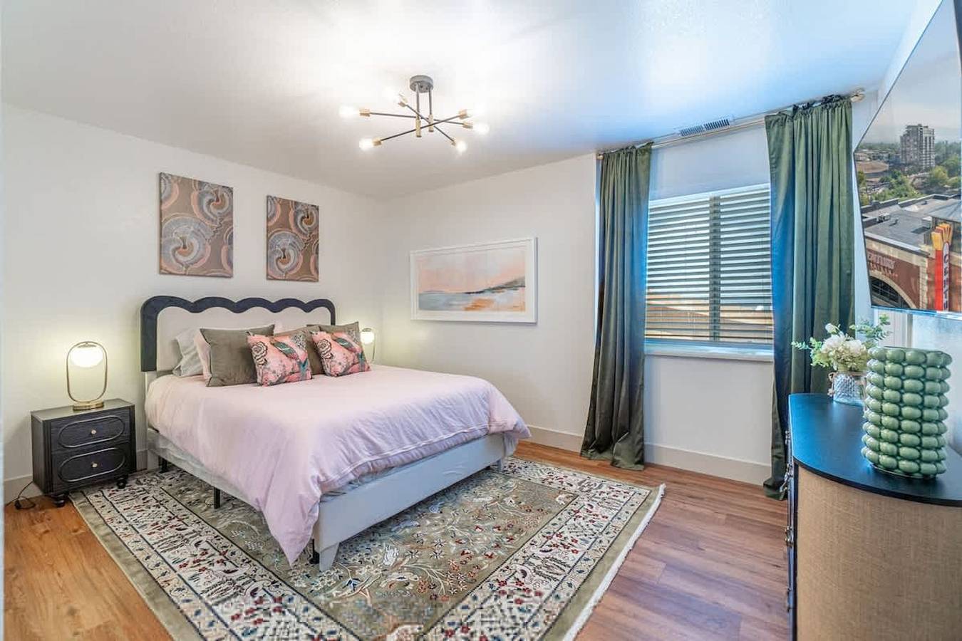 The Deco Retreat - Unr - Pet Friendly in Reno, Nevada