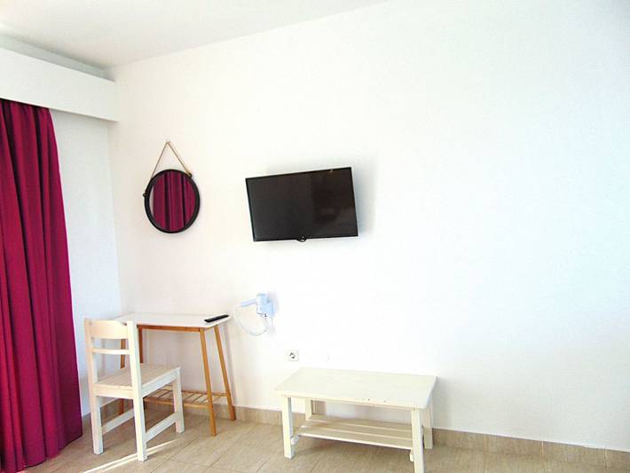 Gîte pour 2 personnes, avec balcon ainsi que piscine et jardin à Faliráki - 3