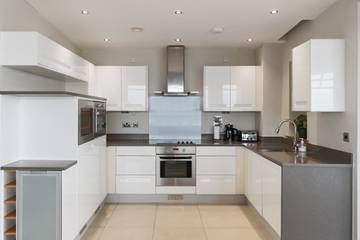 Apartment for 6 People in Tenby, Pembrokeshire, Photo 3