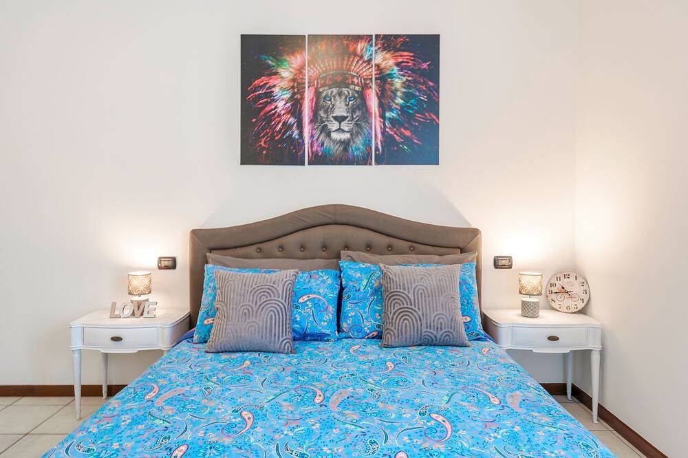 Entire apartment, [2 minutes from the Station] Comfort & Design in Brescia, Brescia Province