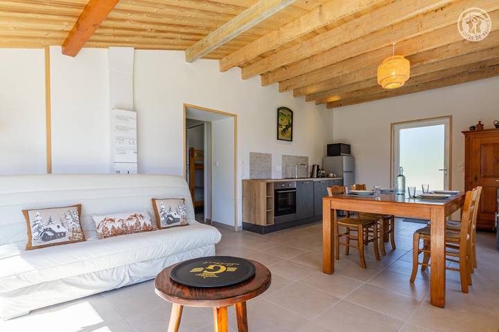 Gîte pour 4 personnes, avec Terrasse à Conjux - 3