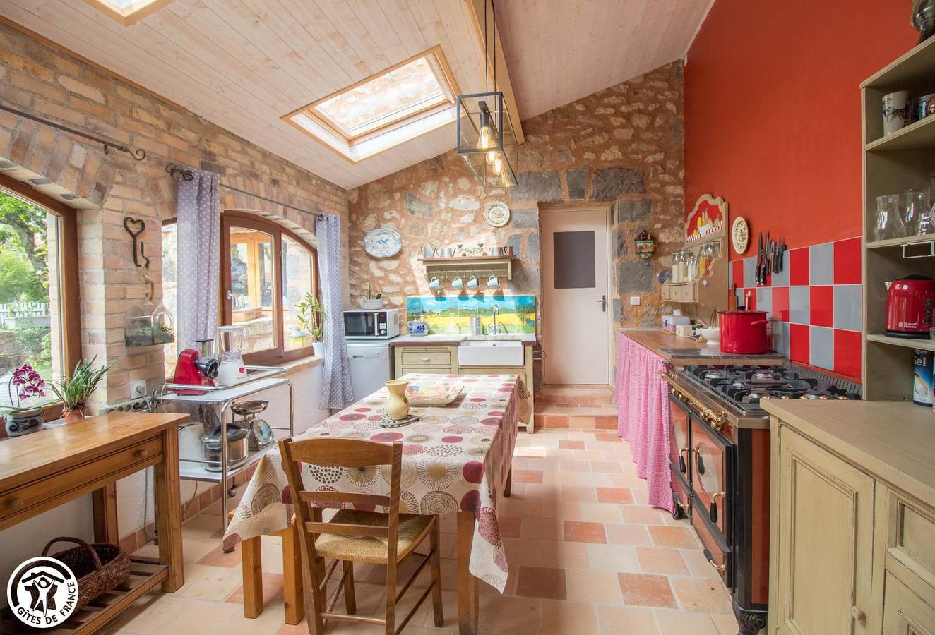 Gîte des Ecureuils in Teilhède, Volcans d'Auvergne Regional Nature Park