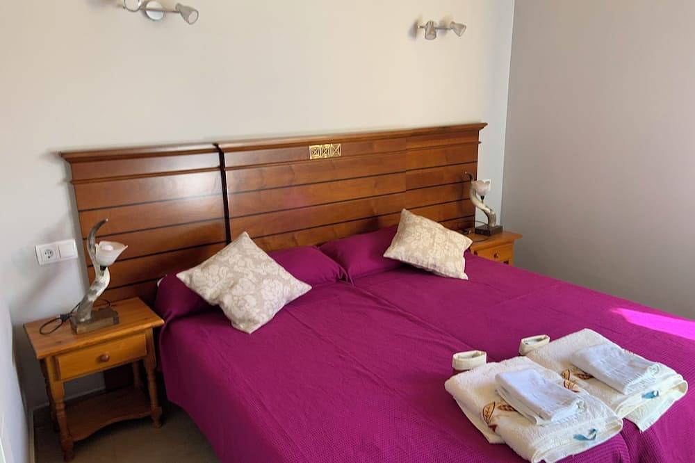 Agradable Casa Con Chimenea Y Patio Privado in Adradas, Provincia de Soria