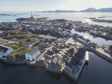 Gîte pour 3 personnes, avec vue et terrasse, animaux acceptés dans Henningsvær