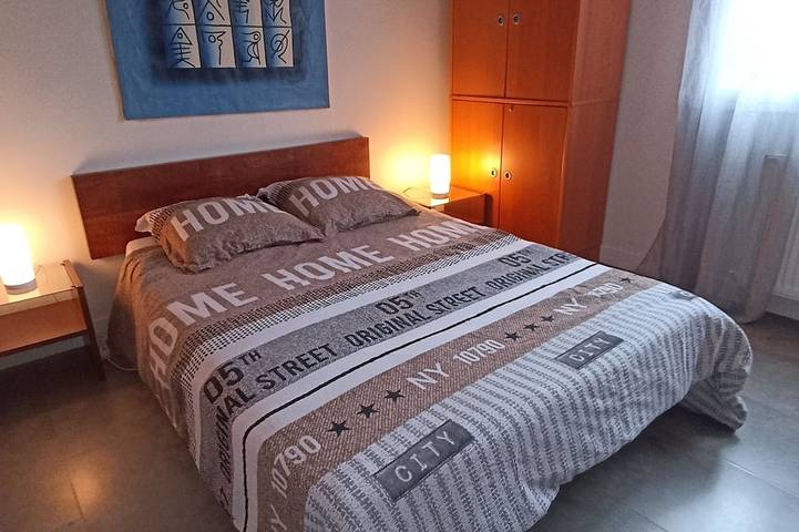 Location de vacances pour 14 personnes, avec jardin et terrasse à Chelles - 4