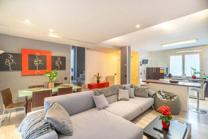 Casa de vacaciones para 8 personas, con terraza además de jardín y jacuzzi en Pirineo Navarro - 2