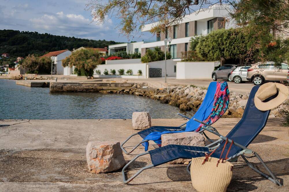 Traditionelles Ferienhaus am Meer in Plaža Jaz, Poljana