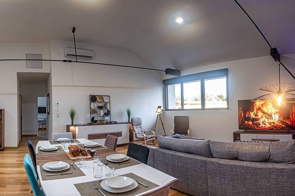 Appartement entier, Spacieux Cocoon avec Clim et Parkings ☀ Au Cœur de Feytiat, Limoges in Feytiat, Région de Limoges