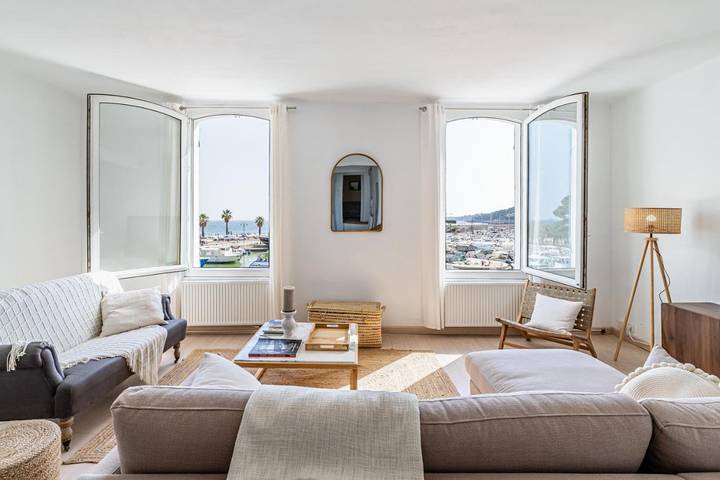 Gîte pour 7 personnes, avec terrasse et vue dans Office De Tourisme De Cassis - 3