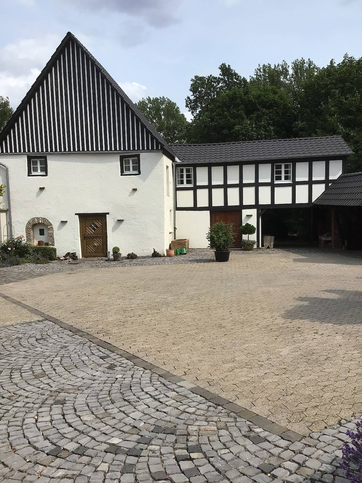 Ganze Wohnung, Apartment „Alter Pferdestall“ mit gemeinsamer Terrasse, Garten und Wlan in Neuenrade, Märkischer Kreis