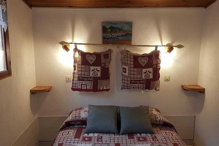 Superbe Appartement Traversant de Type F3 Avec Jardin Fleuri à 5 min de la Plage in Cargèse, Regionaler Naturpark Korsika