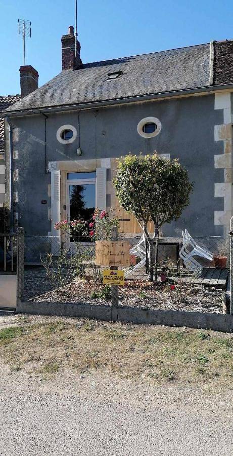 Gîte pour 4 personnes, avec terrasse dans Dompierre-sur-Nièvre
