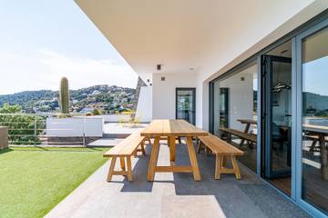 Villa for 14 People in Lloret de Mar, Costa Brava, Photo 2