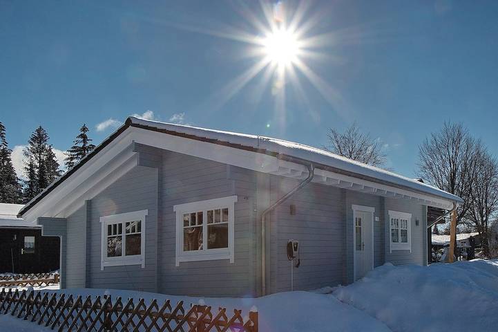 Blockhütte für 4 Personen, mit Sauna und Garten