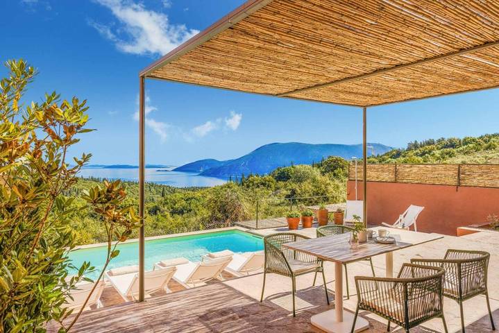 Villa για 4 άτομα, με ταράτσα και πισίνα στο Φισκάρδο