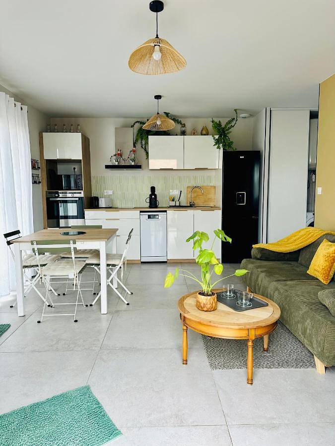 Gîte pour 4 personnes, avec terrasse à Saint-Victor-la-Coste - 2