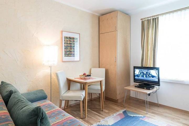 Ganze Wohnung, Ferienwohnung W 10 / 1 Schlafraum / Dusche/Wc - Ferienhaus Hotel Post in Hohe Tauern, Großkirchheim