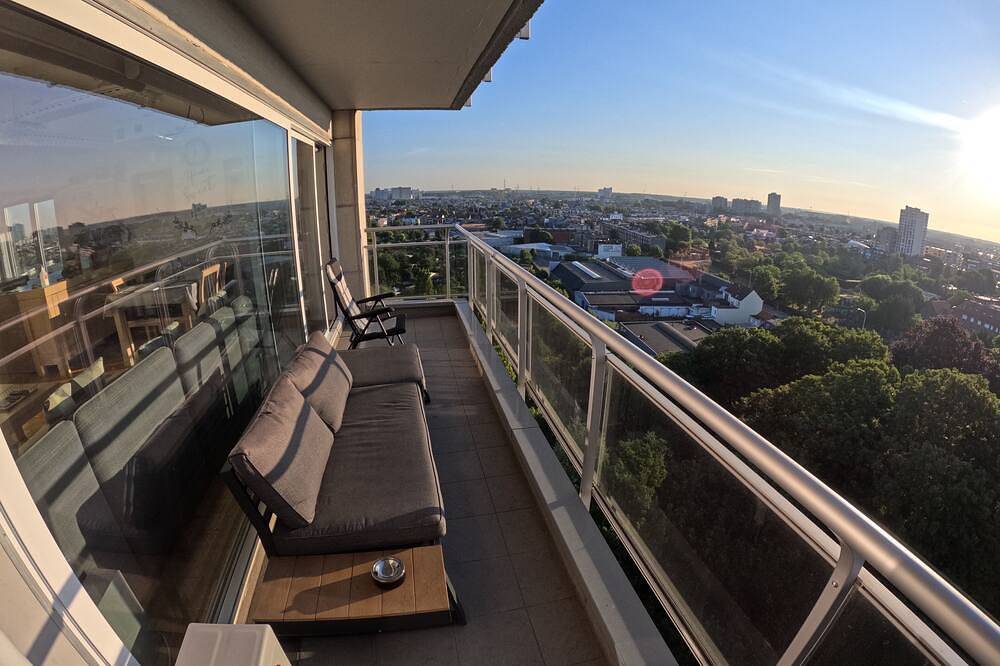 Geheel appartement, Jacuzzi, 5min city centre, free parking, nice view in Antwerpen, Antwerpen en omgeving