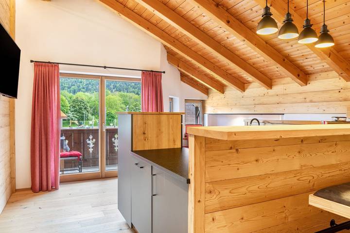 Ganze Wohnung, Ferienwohnung Gipfelblick mit Bergblick, Balkon und Wlan in Oberau, Bayerische Alpen