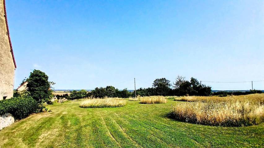 Location de vacances pour 4 personnes, avec terrasse et jardin ainsi que vue et piscine dans Néret - 3