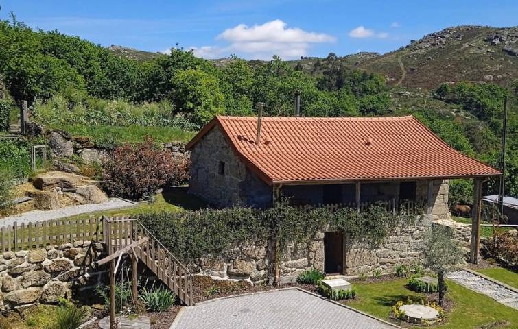 Casa de férias para 4 pessoas, com jardim e varanda em Fafe