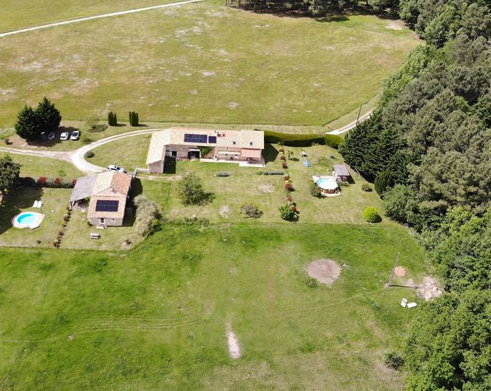 Gîte pour 4 personnes, avec terrasse ainsi que piscine et jardin en Dordogne - 2