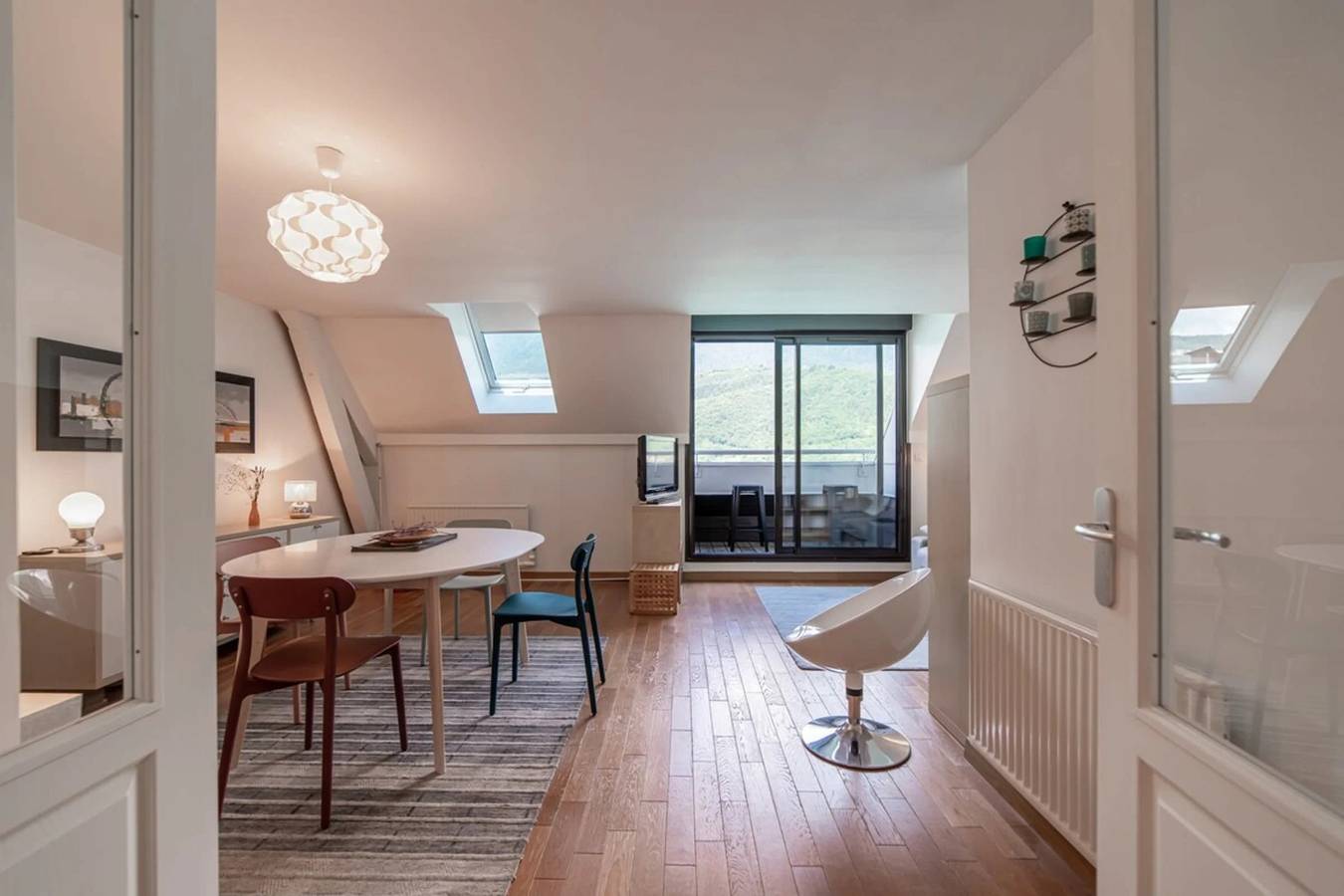 Appartement de vacances entier, Balcon sur le lac, charmant T3 avec vue spectaculaire in Duingt, Bauges