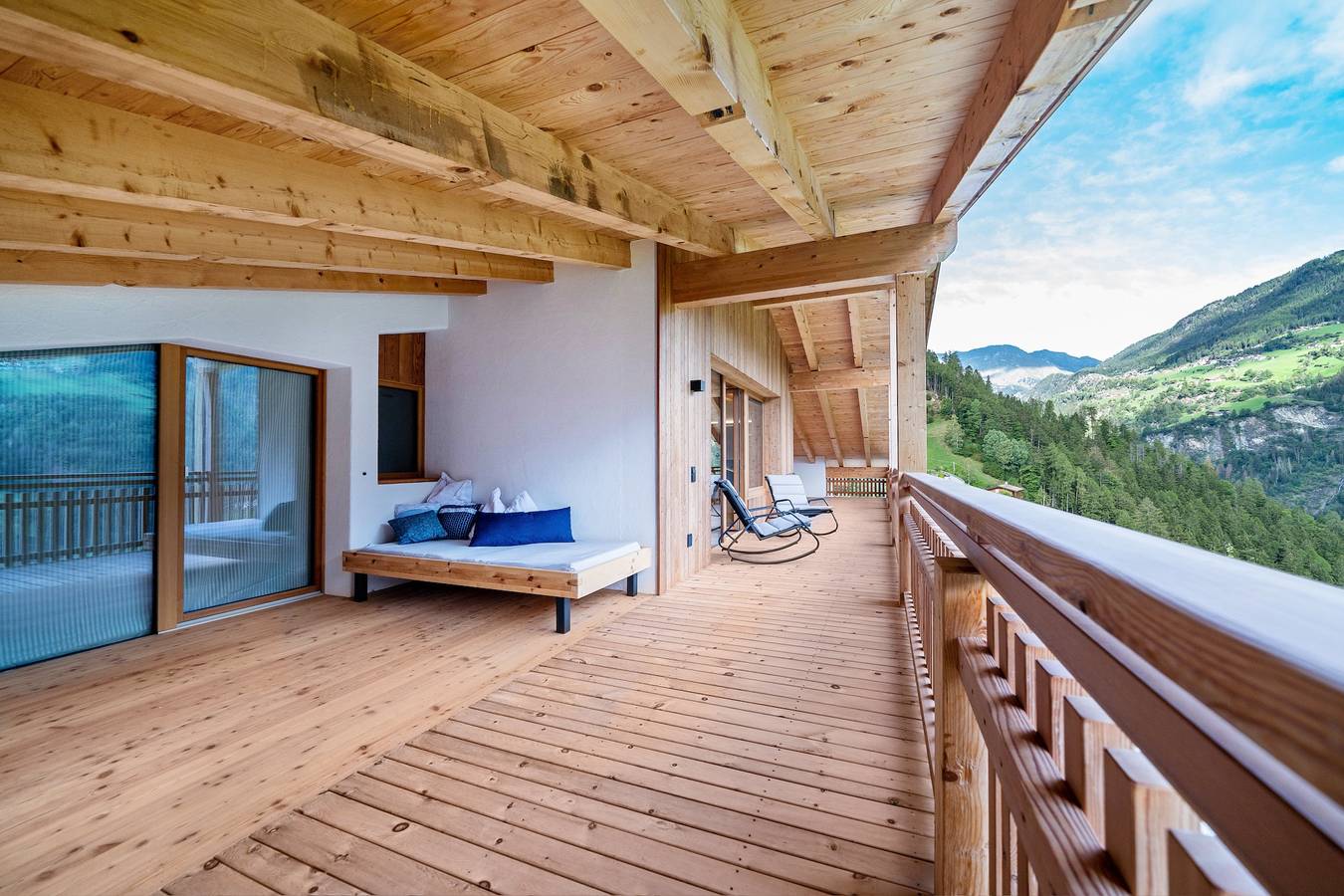 Entire apartment, Lagar holiday flat 'Struzer Michele' with private loggia and mountain view in St. Martin in Passeier, Passeiertal