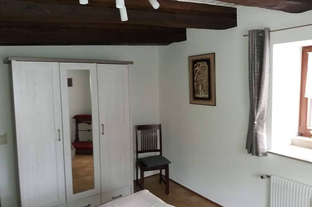 Ganze Wohnung, Fewo in historischem Gebäude von 1467, naturnah und doch zentral in Mengen, Region Bodensee-Oberschwaben