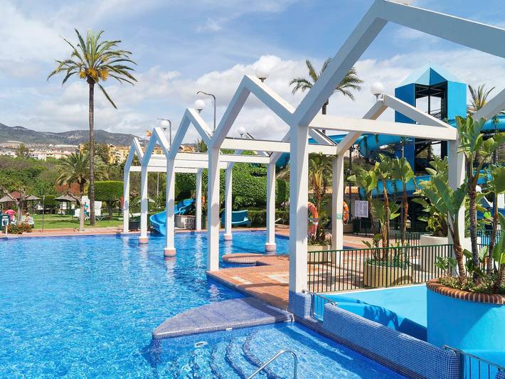 Ferienwohnung für 3 Personen, mit Terrasse und Garten sowie Kinderpool