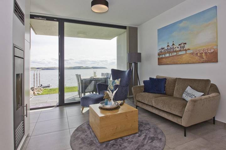 Apartamento entero, Moderne Ferienwohnung in Wassernähe mit Meerblick - Ferienwohnung Heimathafen in Alt Reddevitz, Mönchgut