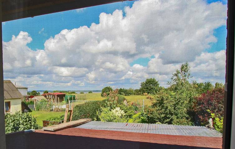 Ganze Ferienwohnung, Gemütliches Apartment am Strand mit Parkplatz und Annehmlichkeiten in Meesiger, Kummerower See