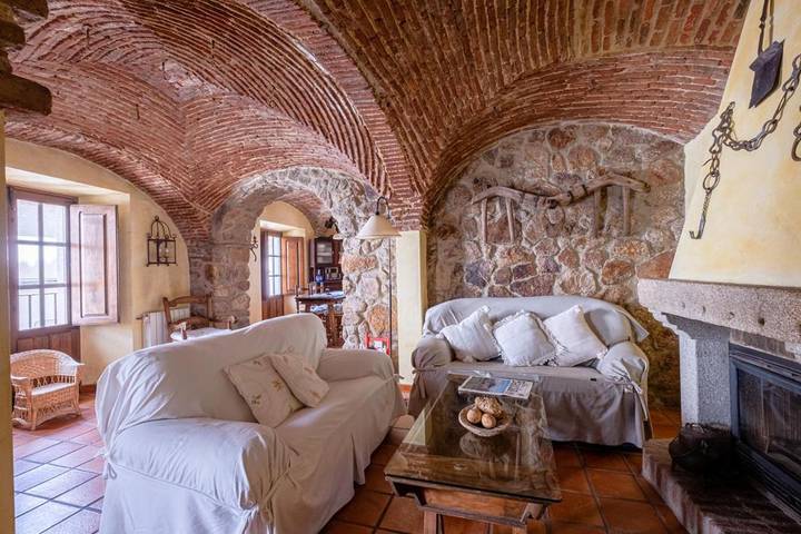 Casa rural para 6 personas, con terraza, Se admiten mascotas en Sierra de Montánchez - 3