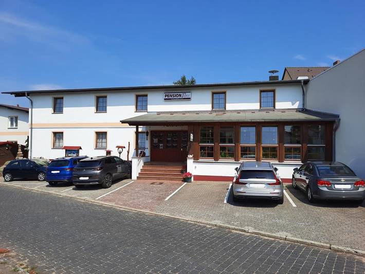 Gästehaus für 3 Personen, mit Terrasse und Whirlpool sowie Garten und Sauna