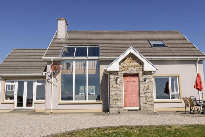 Holiday home for 8 people in County Donegal