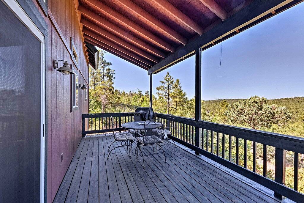 Mtn-View Hilltop Hideaway w/ Deck in Show Low in Show Low, Navajo County