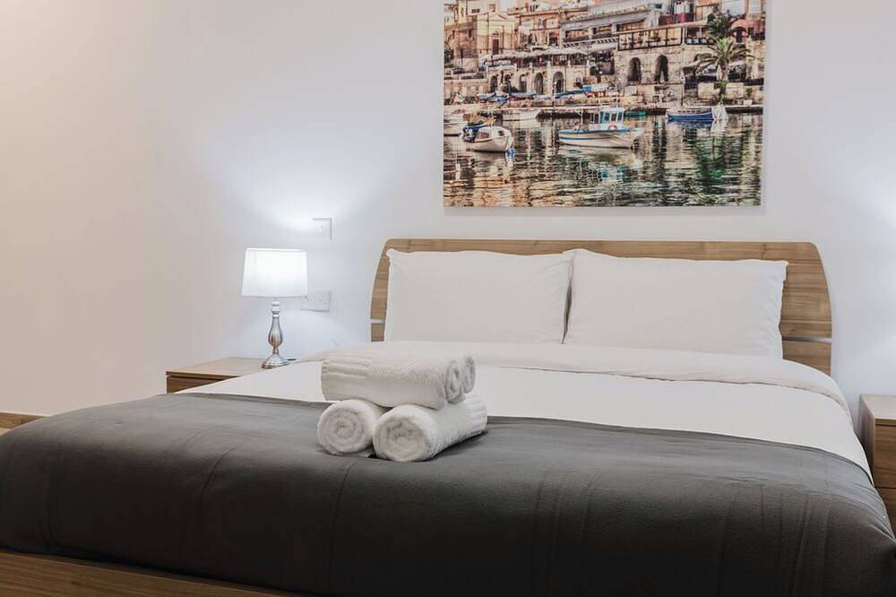 Ganze Wohnung, Kick back and relax in this newly built breathtaking views of Xemxija in St. Paul's Bay, Insel Malta