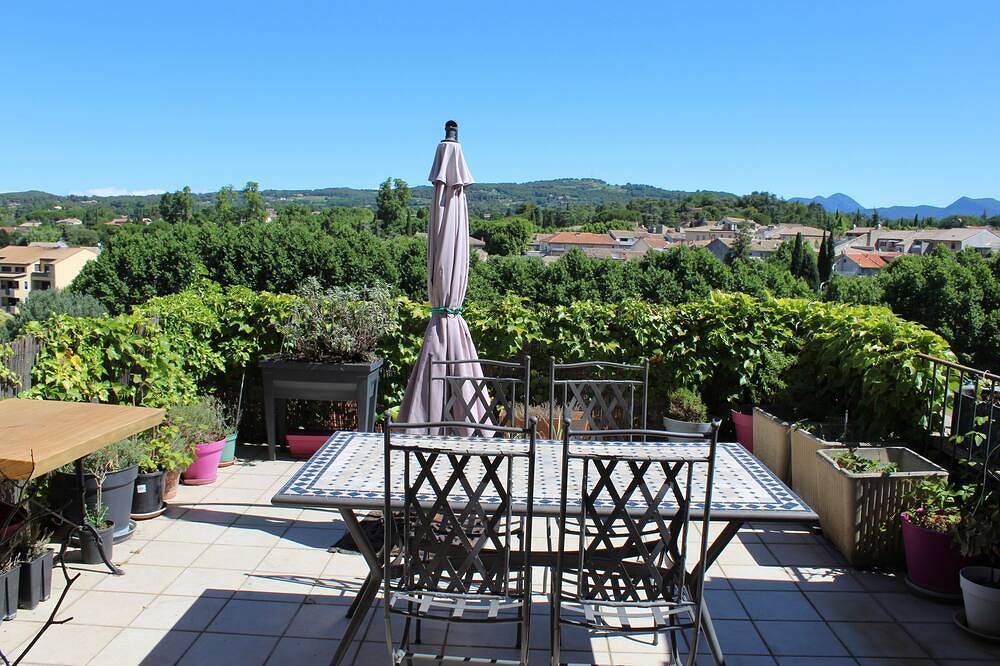 Townhouse in the Upper Town in Vaison-la-Romaine, Parc naturel régional du Mont-Ventoux