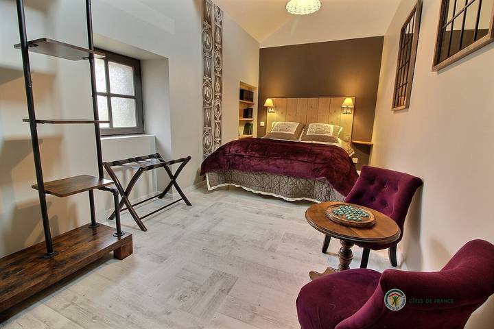 Gîte pour 4 personnes, avec terrasse et jardin à Paimpol