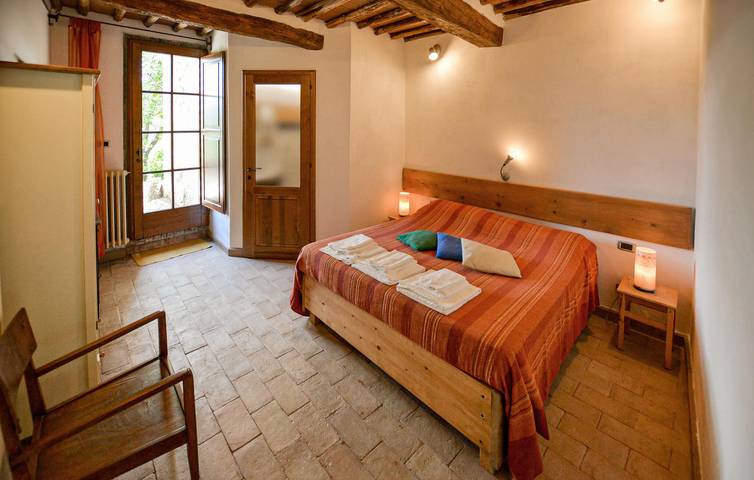 Appartamento intero, Tranquillo rifugio con piscina, parcheggio e giardino vicino a Radicondoli in Radicondoli, Siena e dintorni