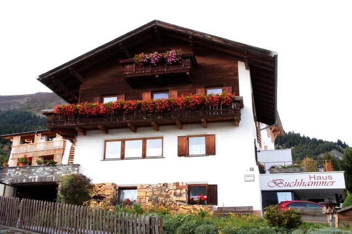 BnB für 4 Personen, mit Balkon und Terrasse sowie Garten und Ausblick in Fiss