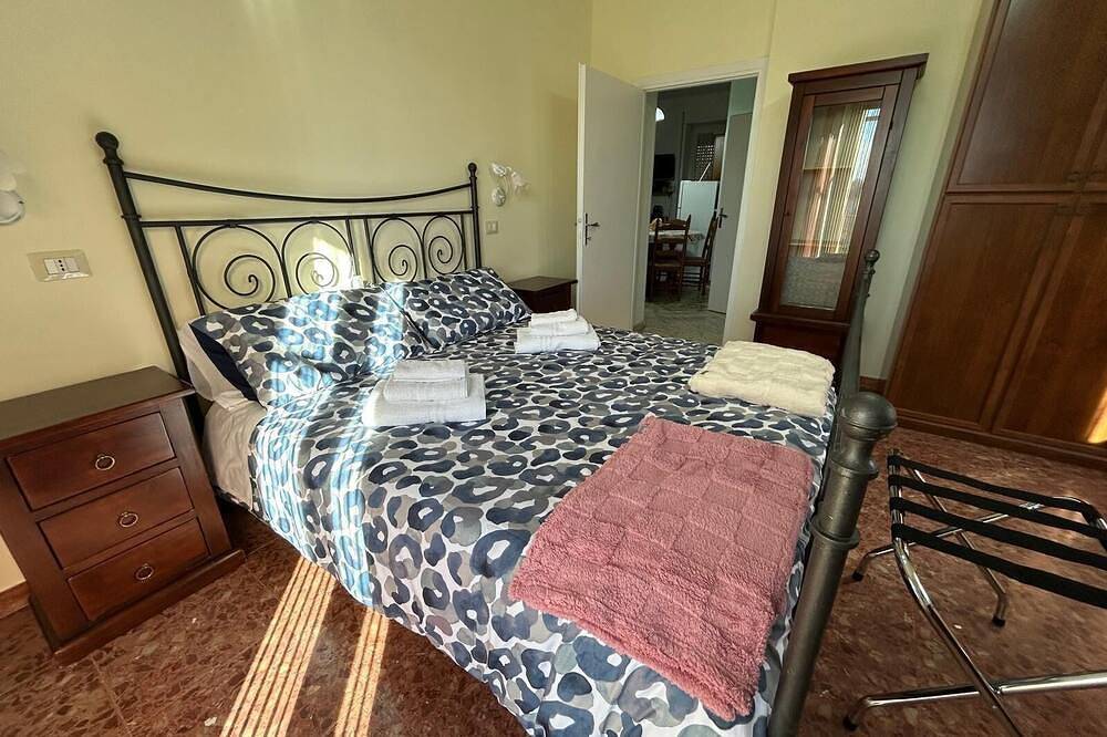 Appartamento intero, Casetta Luigina – Un angolo di relax con vista sulla città in Monte Rotondo, Provincia di Roma