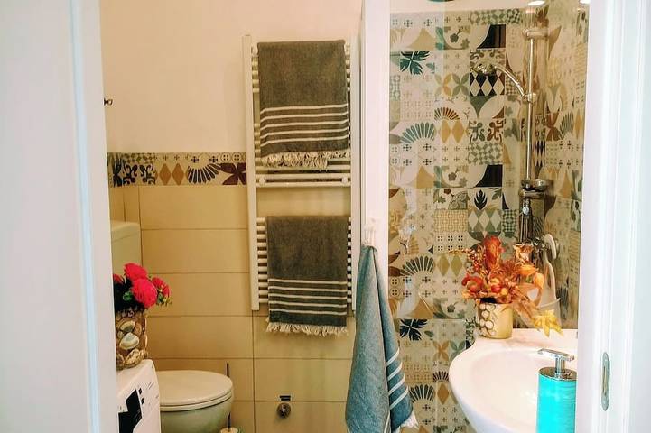 Appartement entier, Au Bord de la Mer, Neuf - Frais, avec Cuisine, Grande Terrasse, Hi-fi, Tout Équipé. in Grado, Province de Gorizia