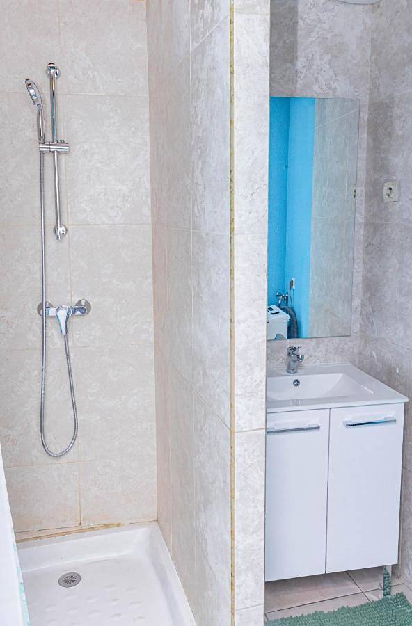 Appartement entier, Three-Bedroom Apartment in Montélimar, Région de nyons