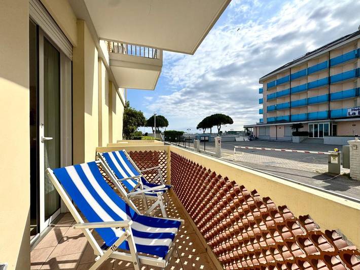Ferienwohnung für 5 Personen, mit Balkon und Terrasse sowie Pool in Jesolo - 3