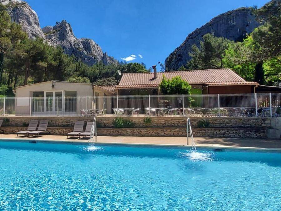 Camping pour 4 Personnes dans Orgone, Région d'Arles